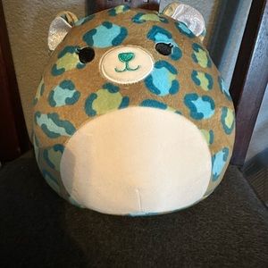 Squishmallow “Enos” the leopard 8’ NWT